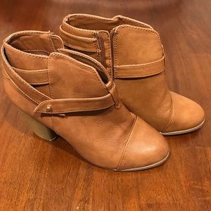 LC Lauren Conrad heeled booties